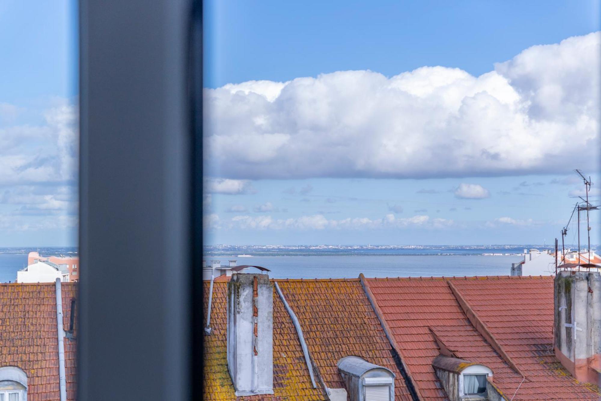 Superb Apartments Overlooking Graça in Lisbon Lisboa Quarto foto